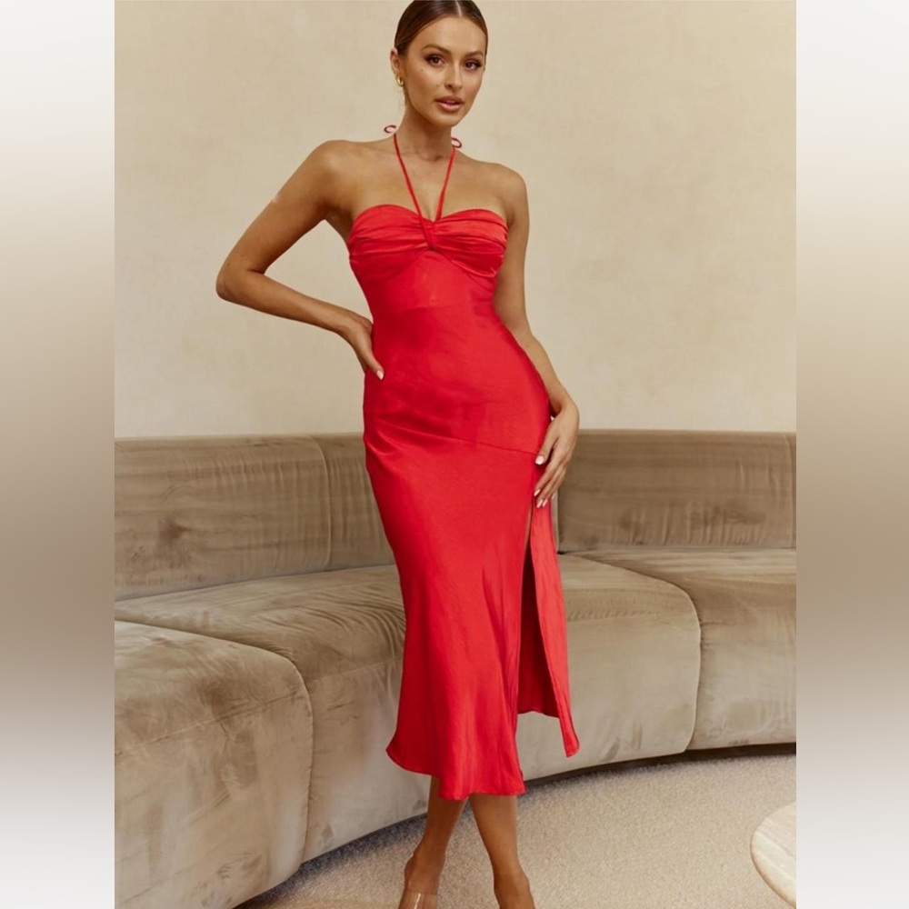 Selfie Leslie Strapless Red Dress